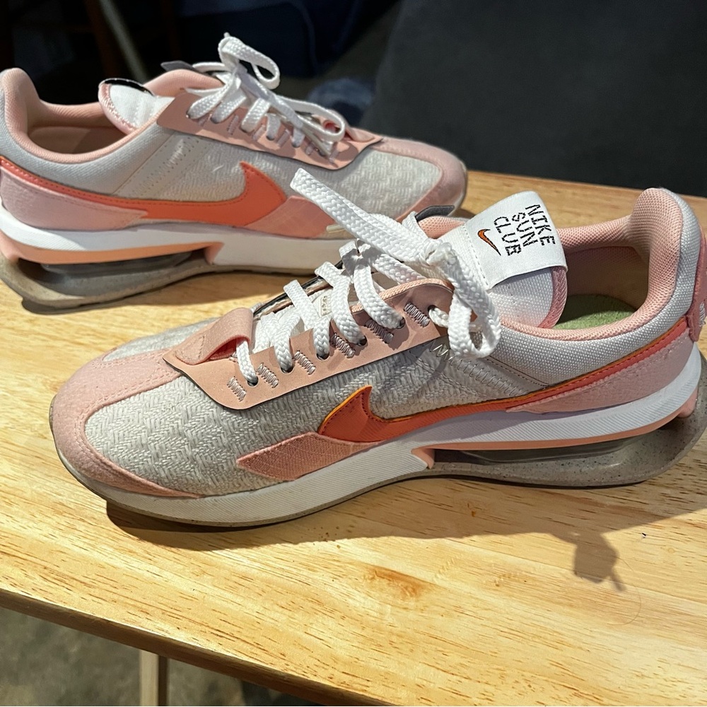 Nike sun club women’s shoes size 8